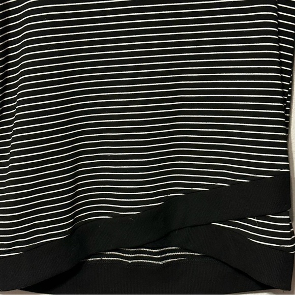 Danskin Black & White Striped Sweatshirt Size XS - Picture 5 of 8